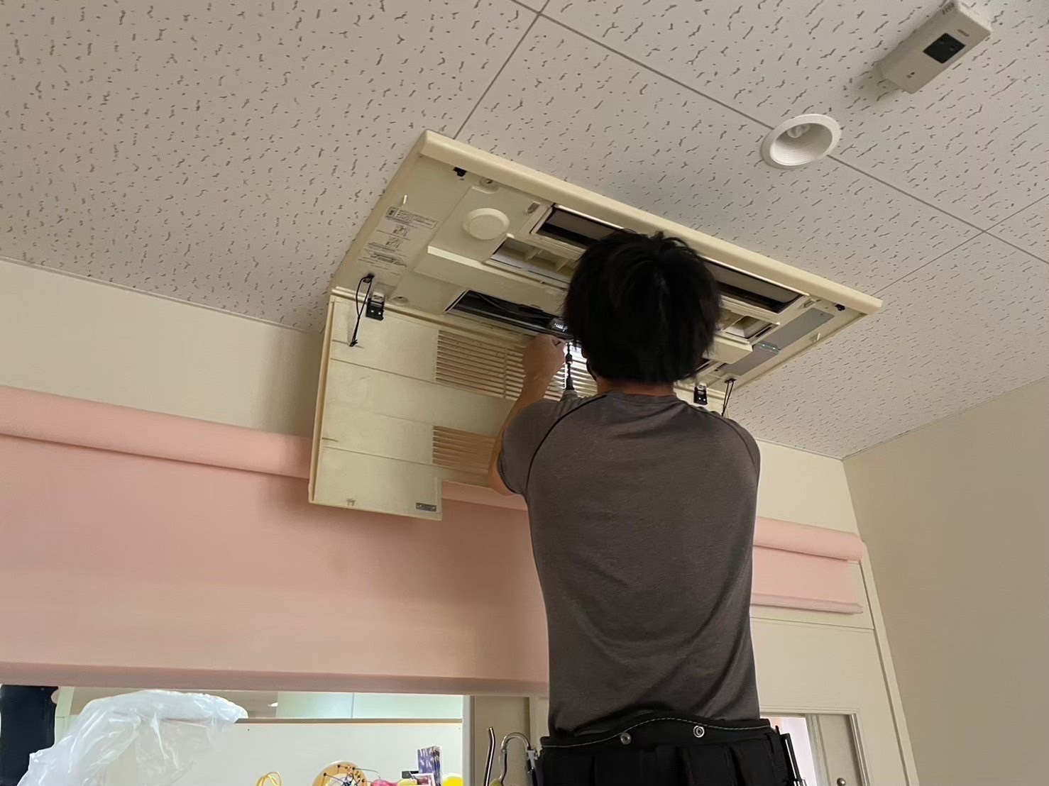 関西ビルテックの業務用エアコンクリーニング事例